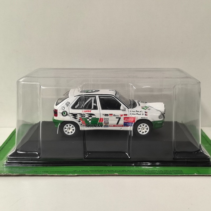 Diecast IXO 1:43 Scale SKODA F - Model Kit Cars ulasan dan harga