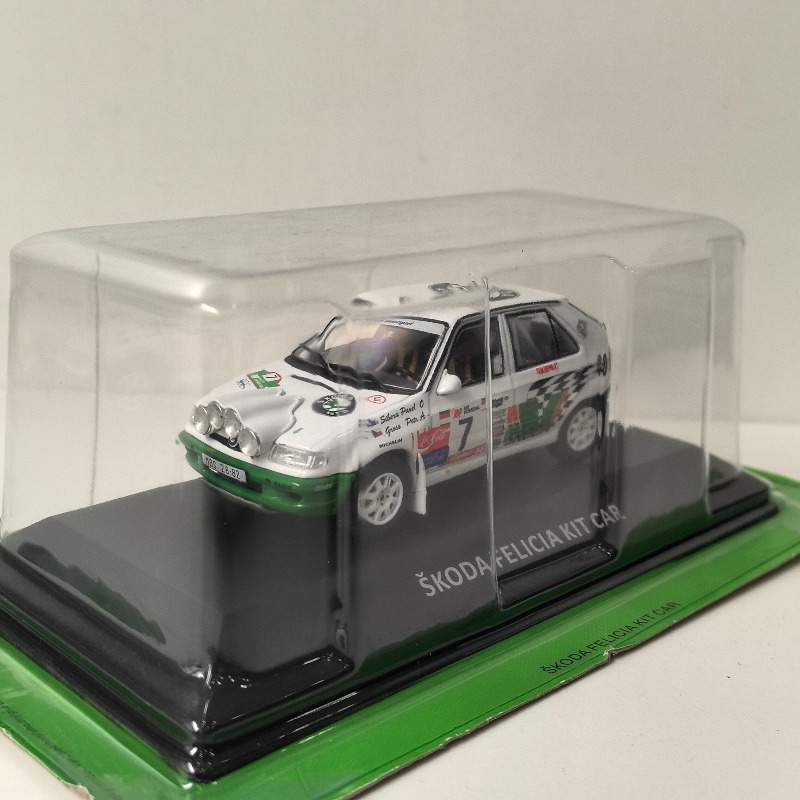 Diecast IXO 1:43 Scale SKODA F - Model Kit Cars ulasan dan harga